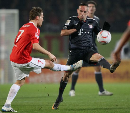 坦福桥面对 坦福桥面对