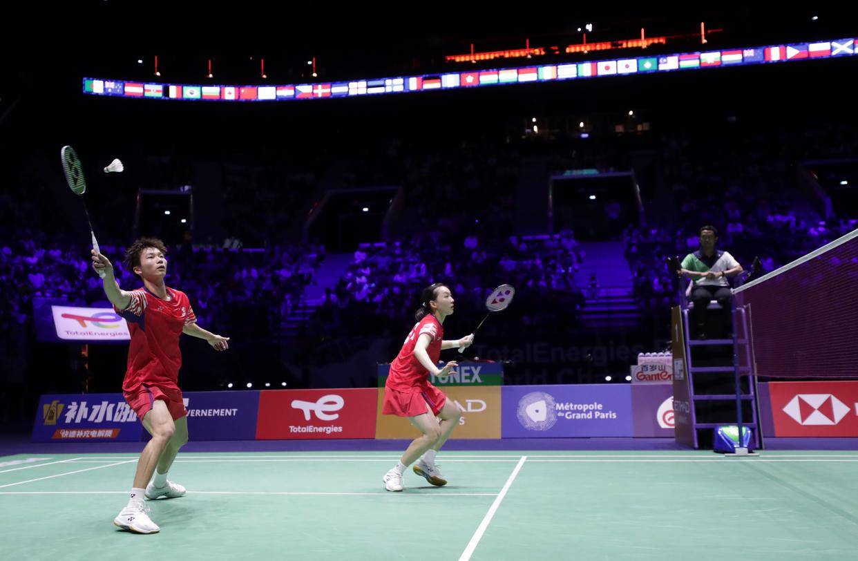 赛季前的引 赛季前的引